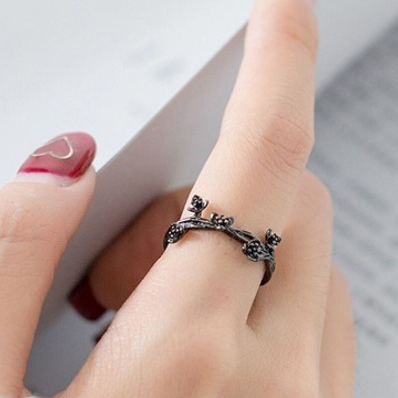 Gothic Ring - Etsy