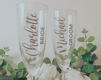 Custom Champagne Flutes – Personalised Wedding Glasses for Bride & Groom, Engagement or Anniversary Gift
