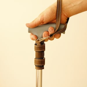 Handgjord handledsrem till käpp, läder, handledsrem till käpp, lädersnöre till käpp, handledsrem till käpp, käppsnöre bild 2