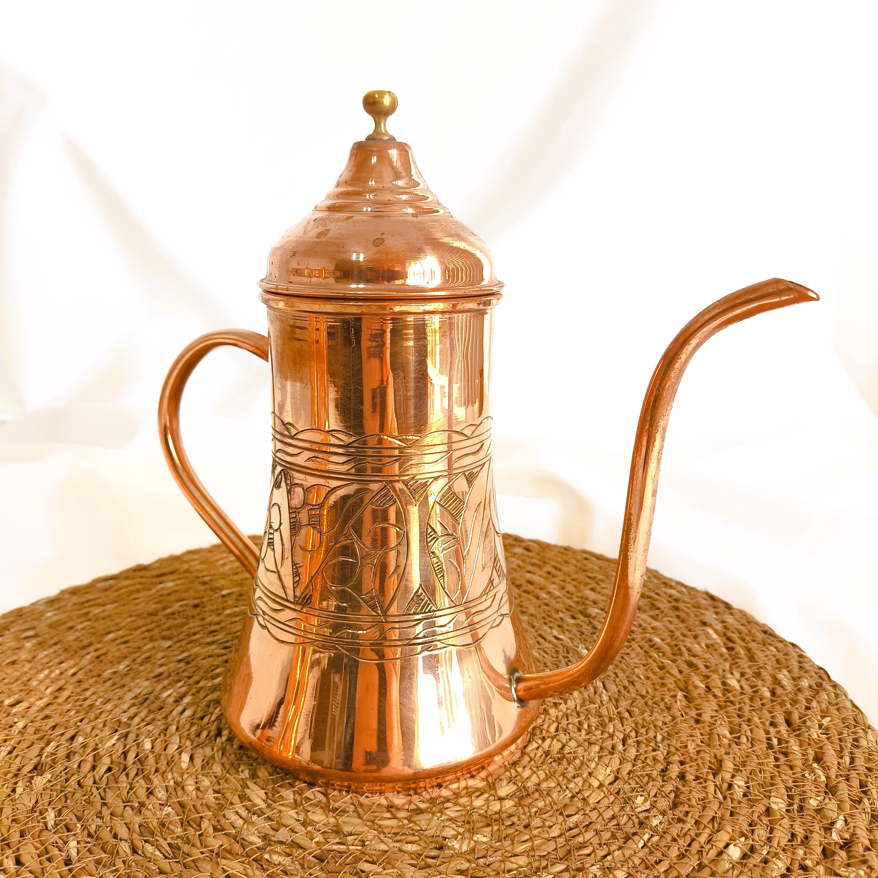 手作りのヴィンテージ銅製オリーブオイルボトル、銅製オイル容器