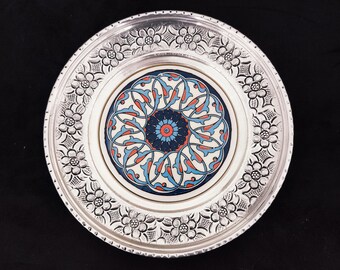 Plato colgante de pared hecho a mano, de cobre con cerámica, para decoración de pared, colorido, para decoración del hogar, 16 cm de diámetro.