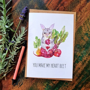 Cartão de amor, cartões de felicitações de gambá em aquarela, você faz meu coração beterraba, cartão ecológico, impressão de cartão de arte ilustrativa, cartão de trocadilho animal, beterraba