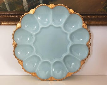 Plato para huevos Anchor Hocking Delphite Blue vintage / Fuente de servir de vidrio opalino de 25 cm con borde de oro de 22 quilates