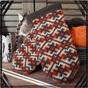Traditional Latvian Wool Mittens – Sunset-Inspired Jumis Pattern