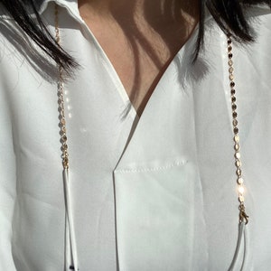 Dancing Paillettes - Gold Mask to Glasses Chain, Stylish Sunglasses & Face Mask Chain, Spectacles Chain for Women image 3