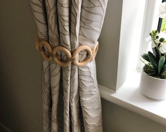 Abrazadera de madera natural