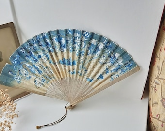 Vintage fan ~ 1950's hand painted paper hand fan ~ blue and white with gold and glitter ~ rice paper ~ Oriental decor ~ vanity collectable