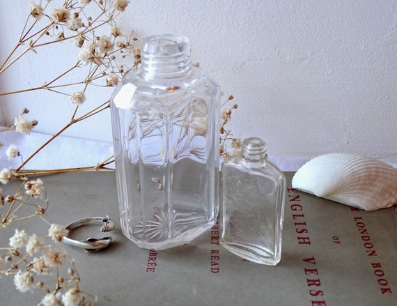 Vintage Parfümflaschen Paar bestehend aus kleiner dünner