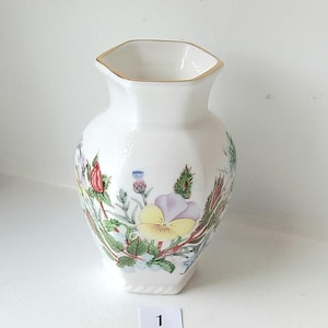 Vintage Aynsley Wild Tudor Fine Bone China posy vase ~ small china vase with pretty garden flower pattern with gilded rim, 1980s granny chic