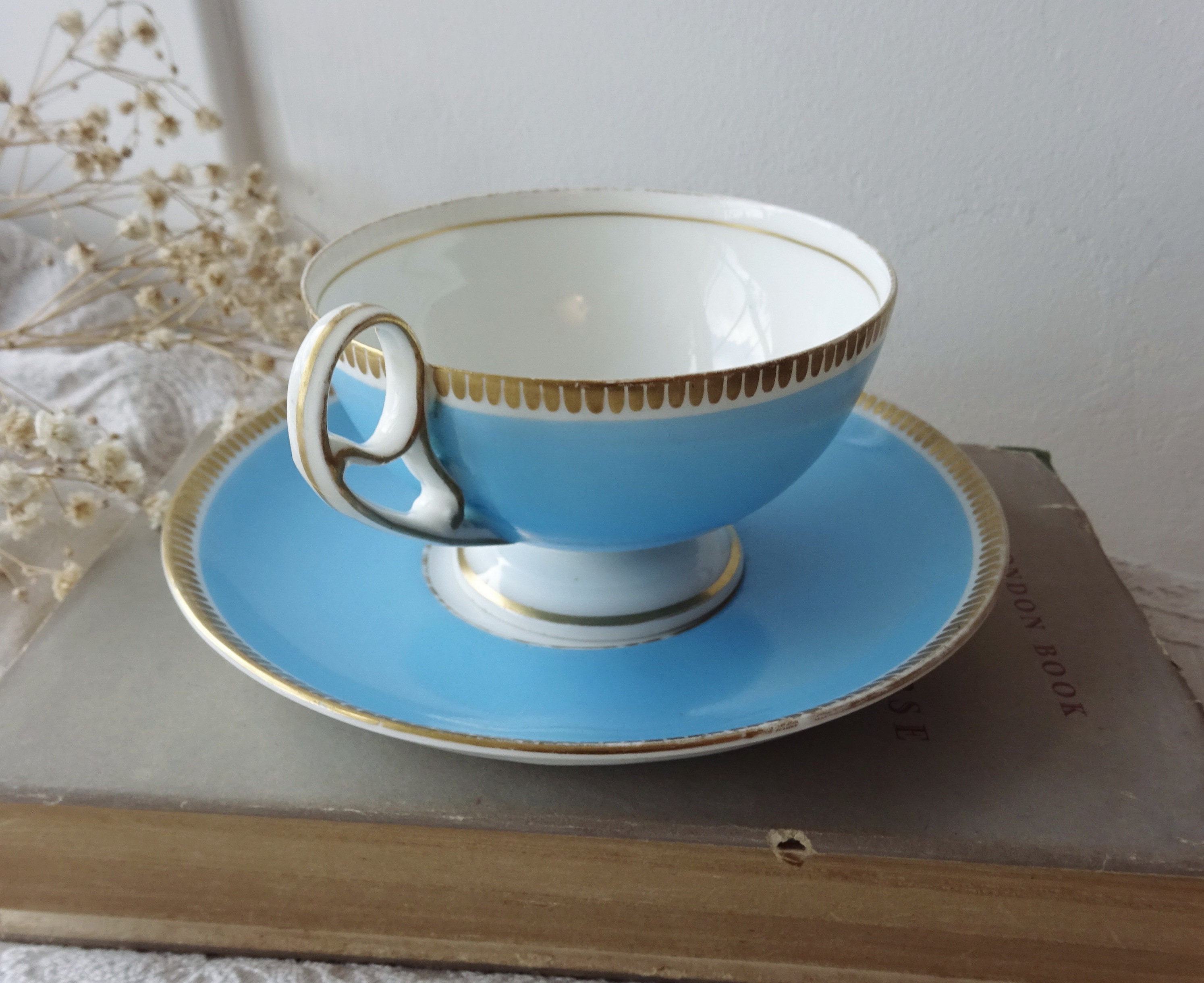 ROYAL WORCESTER: 1979 CUP & SAUCER SET “Grainger Imari” Gold