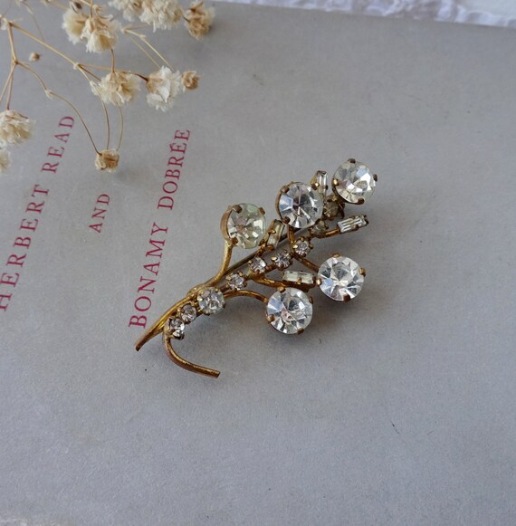 Deyanse Brosche Damen, Blatt Brosche Silber Anstecknadel Weiß Marquise Zirkonia kommt mit Edelstahl Kette, Broschen & Anstecknadeln mit Geschenkbox für Damen Frau Mutter, Passt Pullover Mantel Anzug