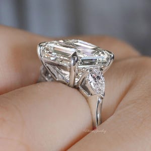 9 CT Three stone Asscher cut moissanite engagement ring,white gold celebrity style huge big pear&Asscher 3 stone moissanite wedding ring