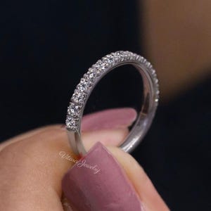 Anillo de bodas con diamantes cultivados en laboratorio, oro blanco de 14 k, delicado, minimalista, de media eternidad, único, apilable, regalo de aniversario para mujer.