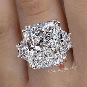 18.5 CT Large Radiant Moissanite engagement ring,big Three stone Moissanite radiant cut&trapezoid,unique celebrity style,luxury wedding ring