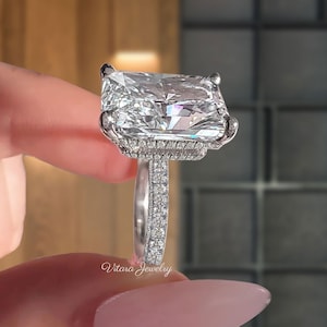 Bague de fiançailles en moissanite à coupe radieuse, 14,5 carats Grande bague de mariage de luxe en moissanite de glace pilée solitaire à double halo caché de style célébrité