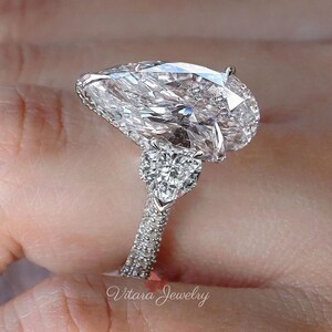 8 CT pear moissanite three stone engagement ring,hidden halo,unique trilogy,celebrity style hear&large big pear shaped ring,wedding ring