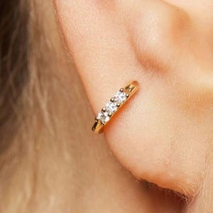 huggie hoop earrings•14k solid gold huggie earrings•cartilage hoop•cartilage earring•Real diamond huggies•small gold hoops•tiny gold hoops