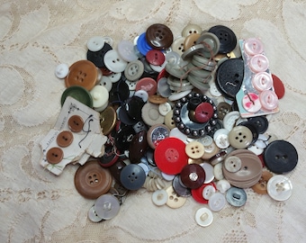 Tasse Butttons aus Omas Knopfdose