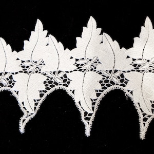 5 Yards of Snow White Venice Lace Trim - FREE SHIPPING