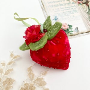 Velvet strawberry hanging decoration pin cushion ~ Red Rose