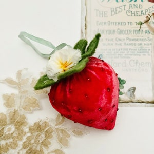 Velvet strawberry hanging decoration pin cushion ~ Yellow and white Rose