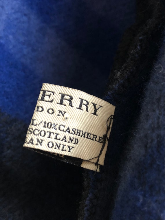 Vintage Burberry cashmere shawl - image 3