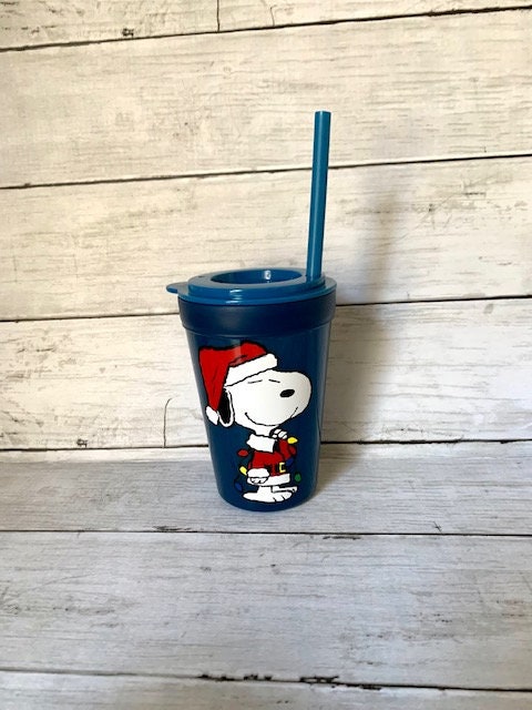 Peanuts Snoopy Chillin Acrylic Carnival Cup with Lid and Straw | Holds 20  Ounces