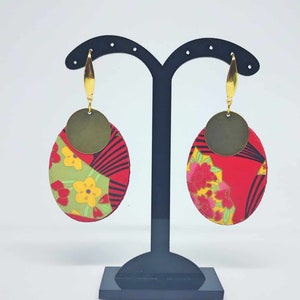 Orecchini ovali di carta con piastrina ottone e gancio acciaio oro, collezione carta giapponese chiyogami, orecchini rossi e bronzo