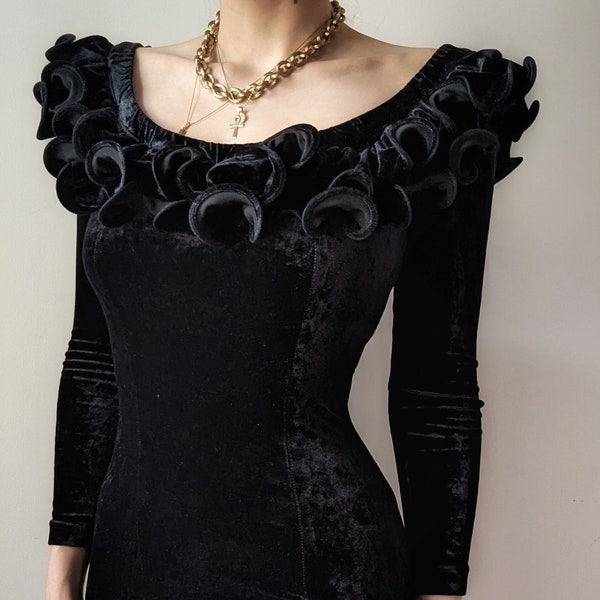 RARE vintage 1990 Il Pierrot black velvet mini dress ruffles off shoulders M