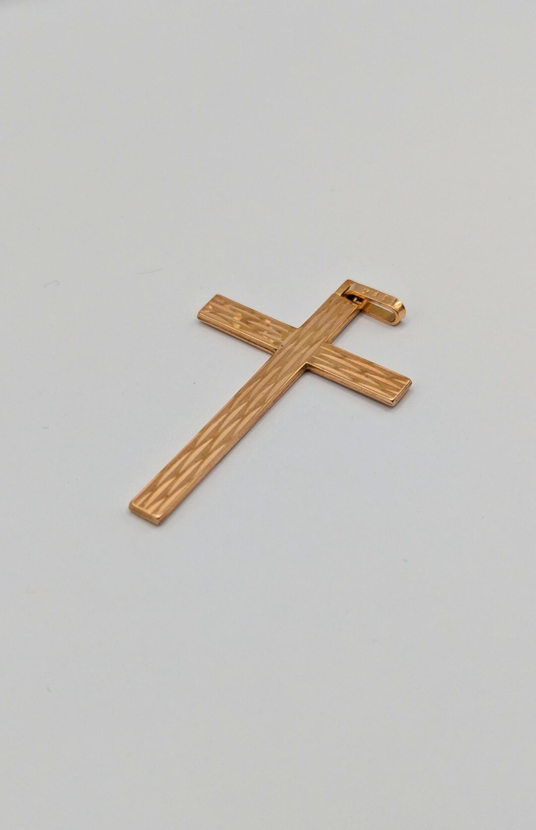 Pendentif Croix Catholique Vintage Plaqué Or - Occasion Bon état - Fabrication France
