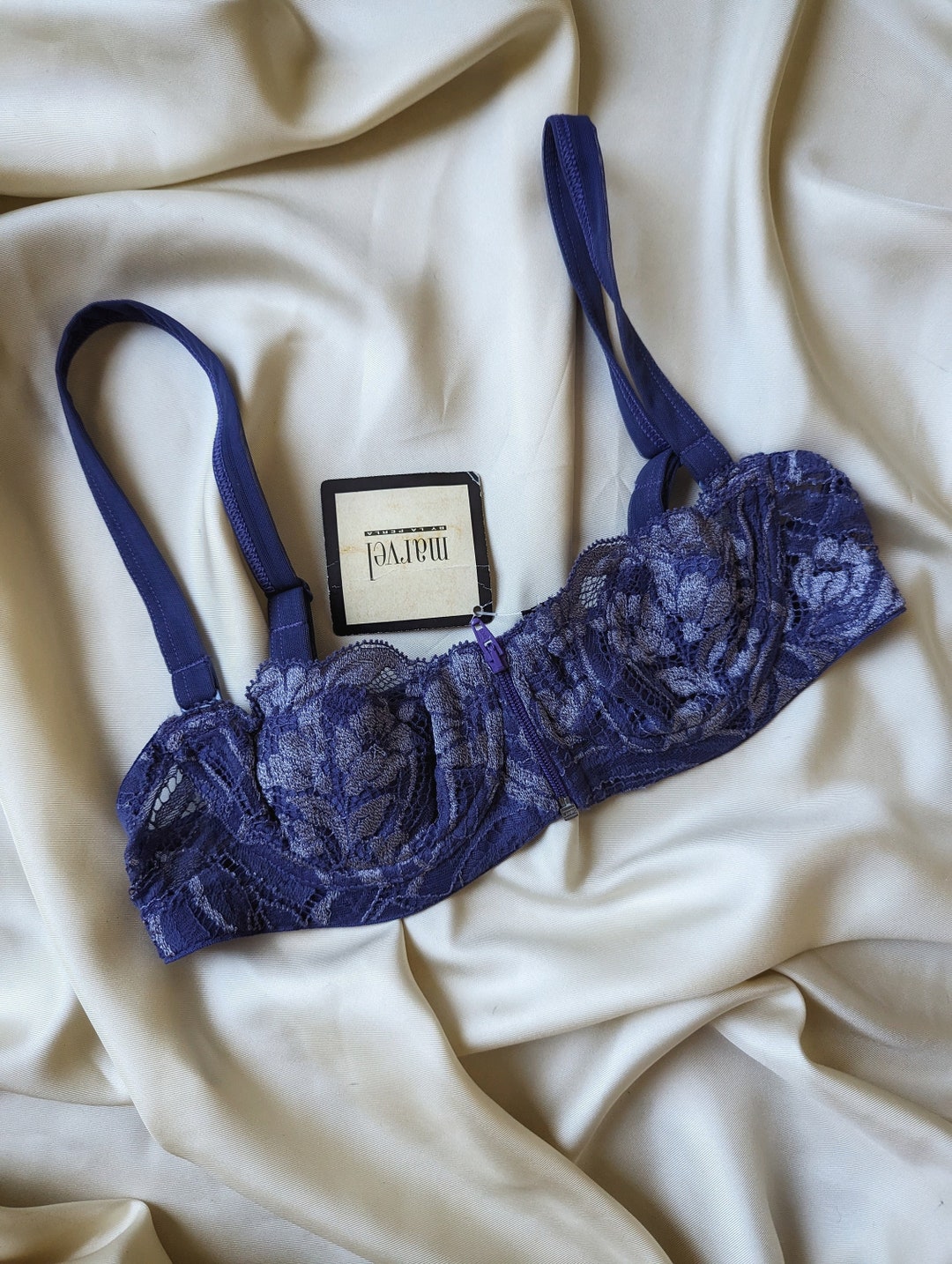 DEADSTOCK Vintage Marvel La Perle Mini Soutien-gorge Bustier En Dentelle Violette 32 A/B