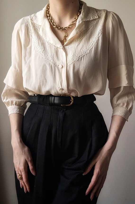 RARE vintage chinese pure silk ivory romantic shirt floral embroidery XS