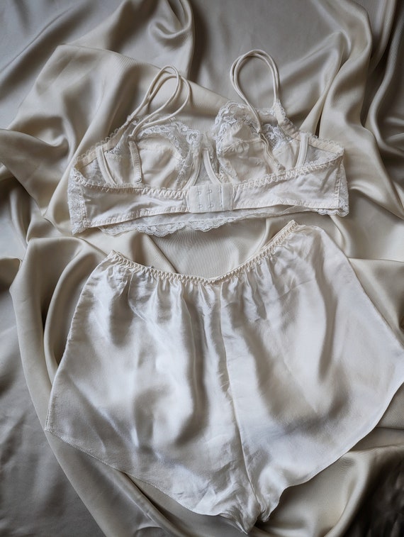 SUPER RARE french ivory lace silk set bra and sho… - image 9