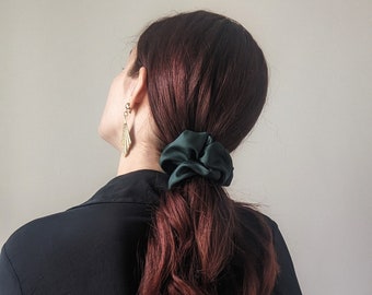 Handmade vintage silk oversized scrunchie emerald green poetic