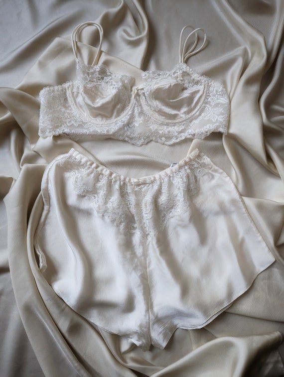 SUPER RARE french ivory lace silk set bra and sho… - image 8