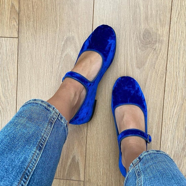 Blue Velvet Mary Jane Shoes - Mary Janes pour femmes - Chaussures vintage - Chaussures bleues faites à la main - Velvet Flats