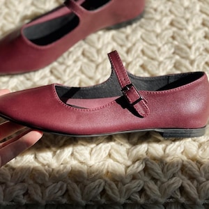 Burgundy Leather Mary Jane Shoes - Women's Mary Janes - Vintage Shoes - Handmade Dark Red Shoes - Leather Flats