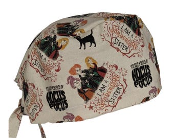 Bonnet de bloc opératoire Hocus Pocus Sanderson Sister, modèle Euro ou à nouer. Doublure en satin et boutons en option.
