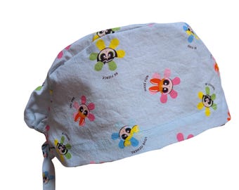 Casquette Powerpuff Girls Scrub : attache dans le dos ou élastique européen en option, doublure en satin et boutons