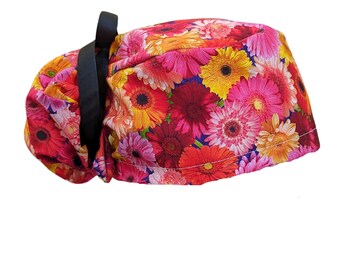Casquette de gommage queue de cheval Gerber Daisy : attache au dos ou euro élastique en option, doublure en satin et boutons