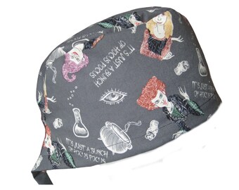 Bonnet de bloc opératoire Hocus Pocus Sanderson Witch, élastique européen ou à nouer. Doublure en satin et boutons en option.