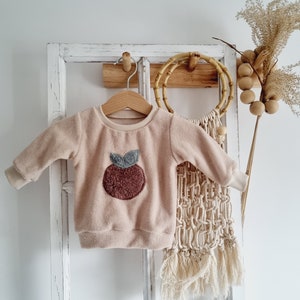 Weicher Frottee Sweater in Beige mit einer Apfel Applikation image 1