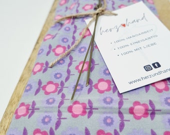 YOGA Augenkissen mit natürlichem Rapssamen und Lavendel gefüllt, lila mit pinken Blumen