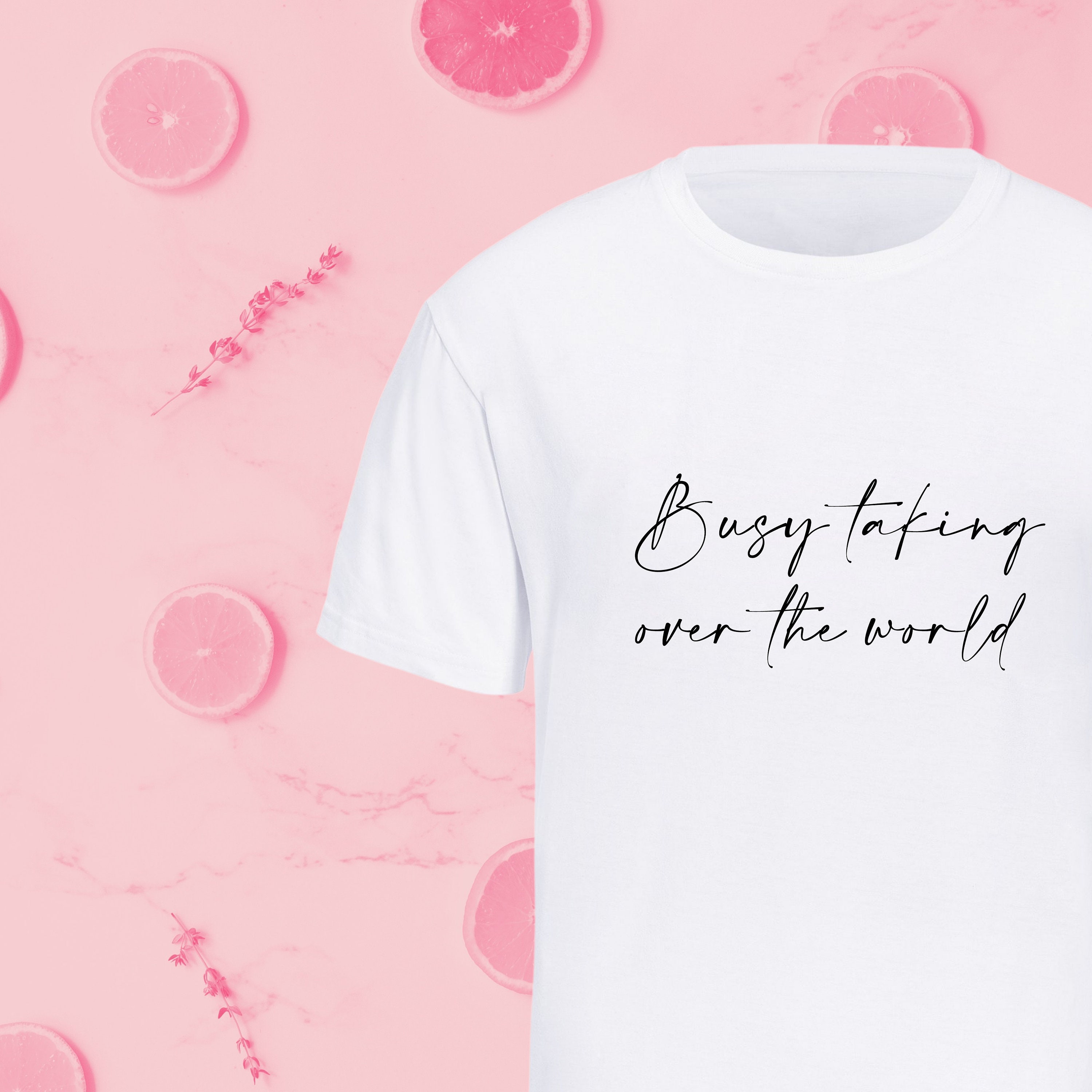 Positive Spruch T-Shirts, Busy Taking over the World, Confidence is Key,  Boss Babe Geschenk, Sommer T-Shirt, Damen T-Shirt, Frauen Zitat Tee, Boss