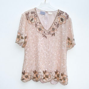 Top con perline beige 10uk di Stenay, manica corta, scollo a V, abbigliamento da donna. Mancano alcune perline, ma nel complesso sono in buone condizioni. Box37