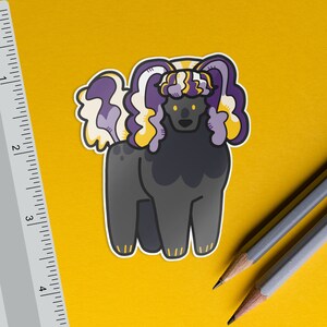 Peut inclure: Une illustration de dessin animé noir et blanc d'un chien avec des cheveux violets et jaunes. Le chien est debout sur ses quatre pattes et a une expression amicale.