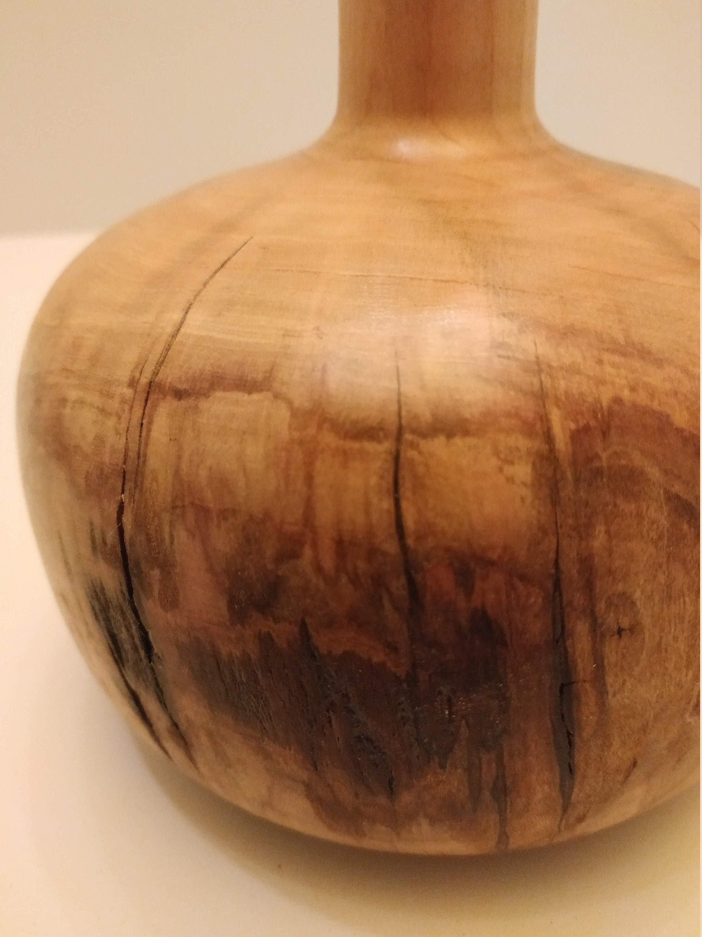 Petit Vase Tourné en Bois Échaudé