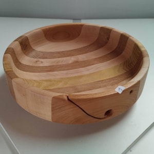 Bol à laine tourné  de taille moyenne en bois collé