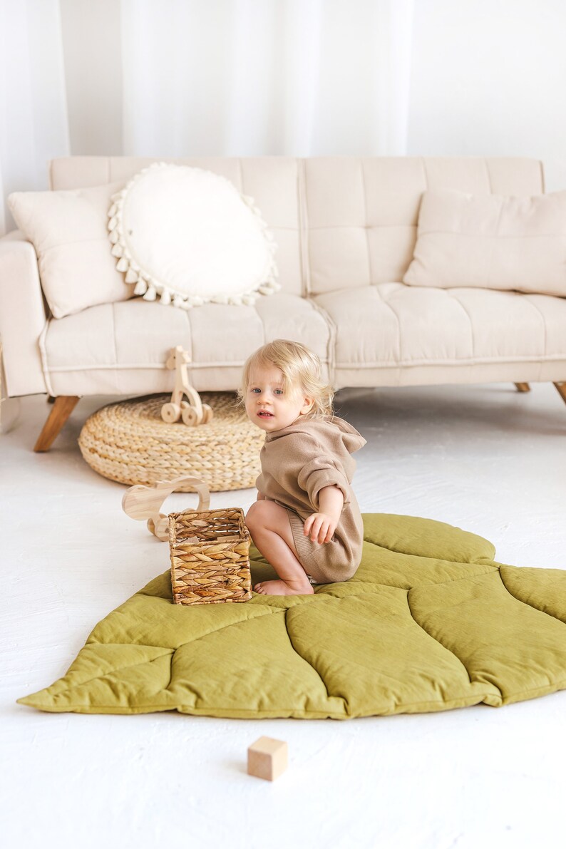 Mint leaf play mat from natural linen for baby and kids image 4