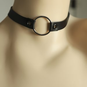 Queen of Rings Tarot reader black leather choker with O-Ring